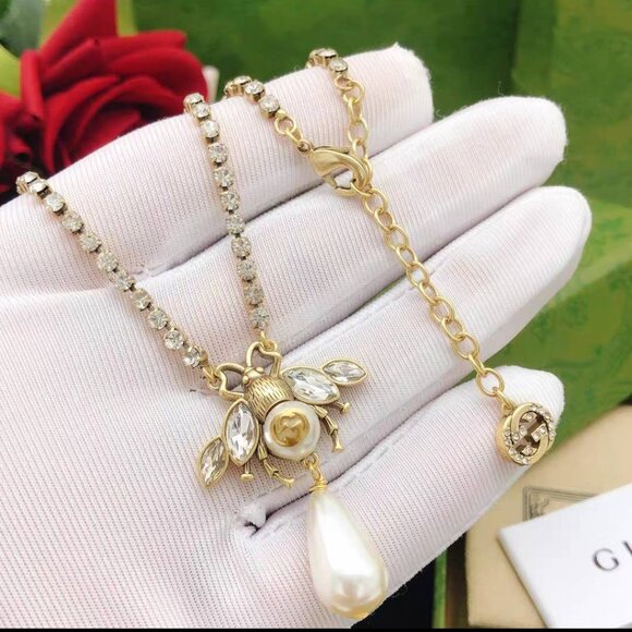 Gucci Bee Pearl Necklace - Picture 3 of 6